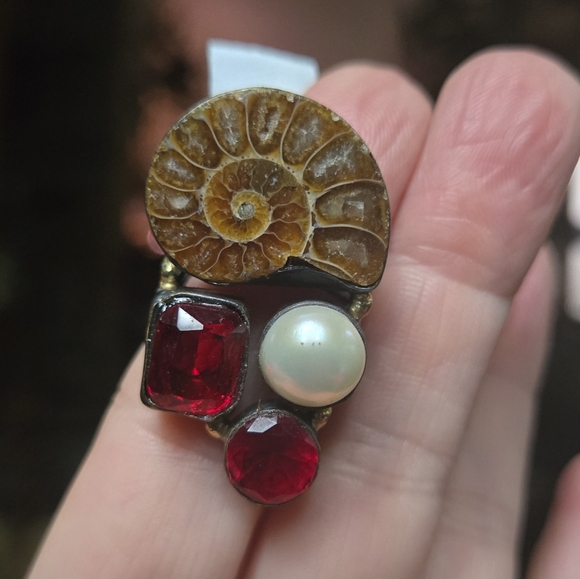Ammonite garnet & pearl gemstone sterling rhodium & gold Ring sz7.5 - Picture 4 of 9